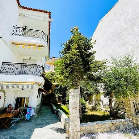 Pavlina * Kallithea (Chalkidiki)