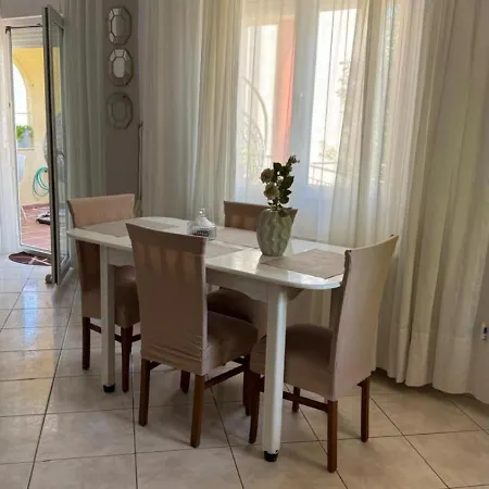 Pavlina * Kallithea (Chalkidiki)